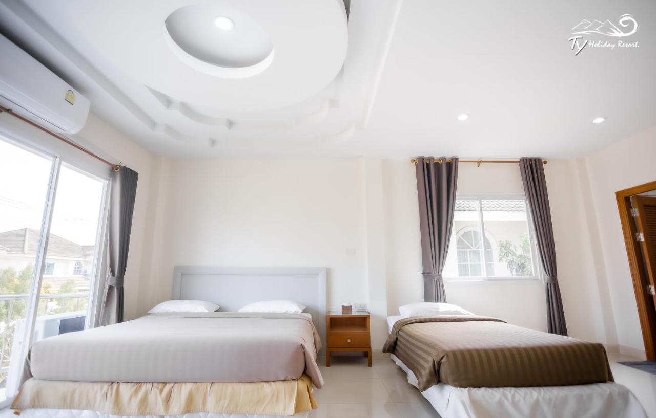 Ty Holiday Resort Pattaya Bagian luar foto