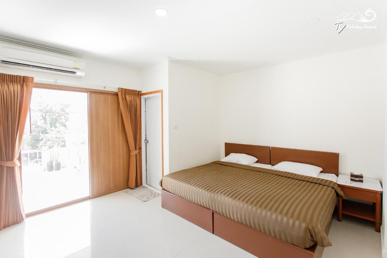 Ty Holiday Resort Pattaya Bagian luar foto