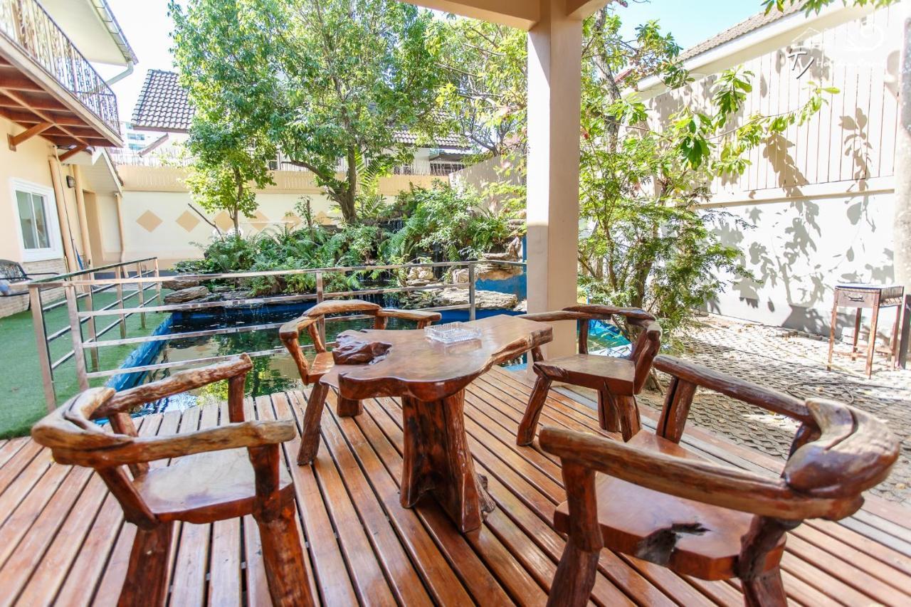 Ty Holiday Resort Pattaya Bagian luar foto