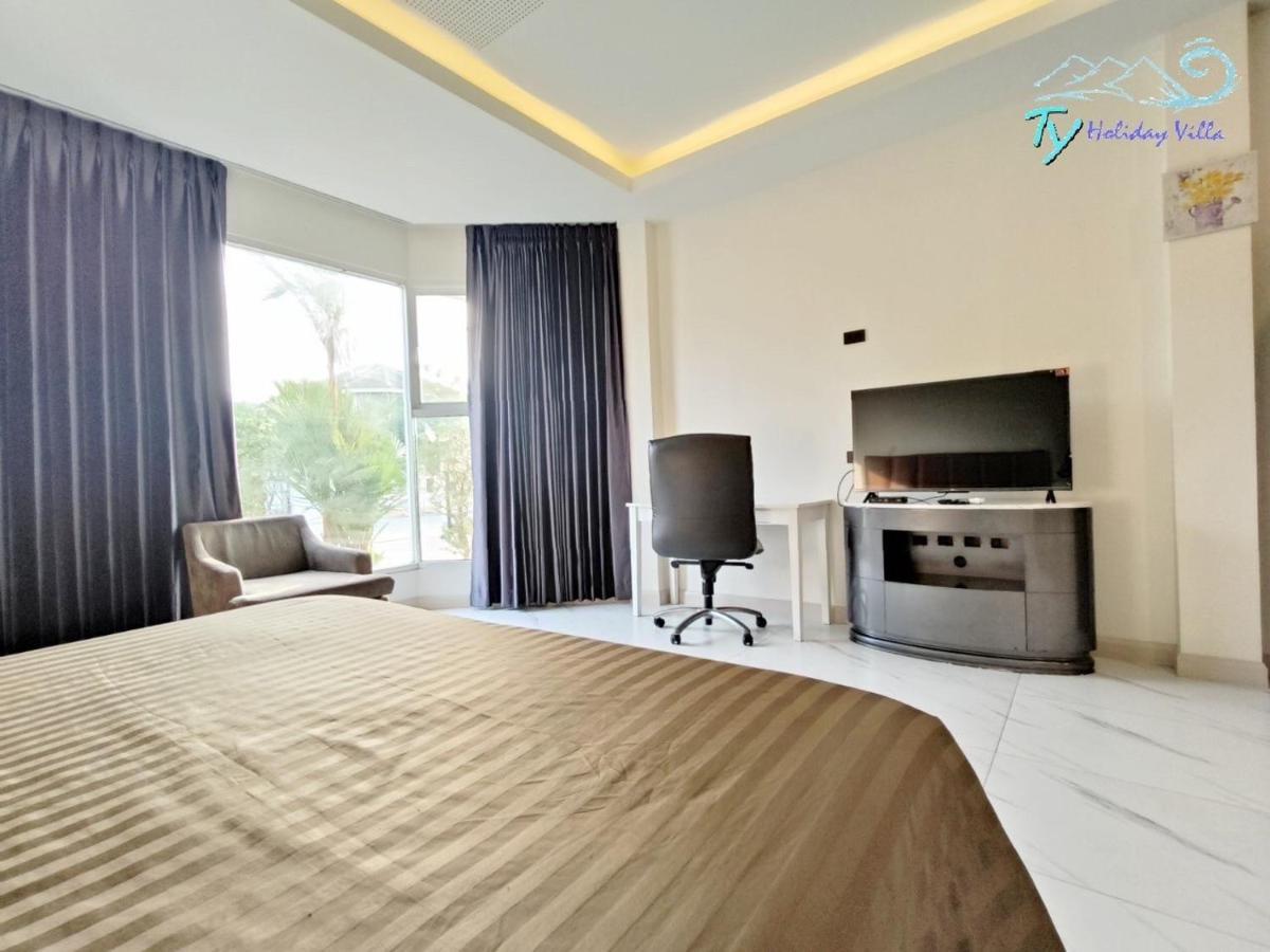 Ty Holiday Resort Pattaya Bagian luar foto
